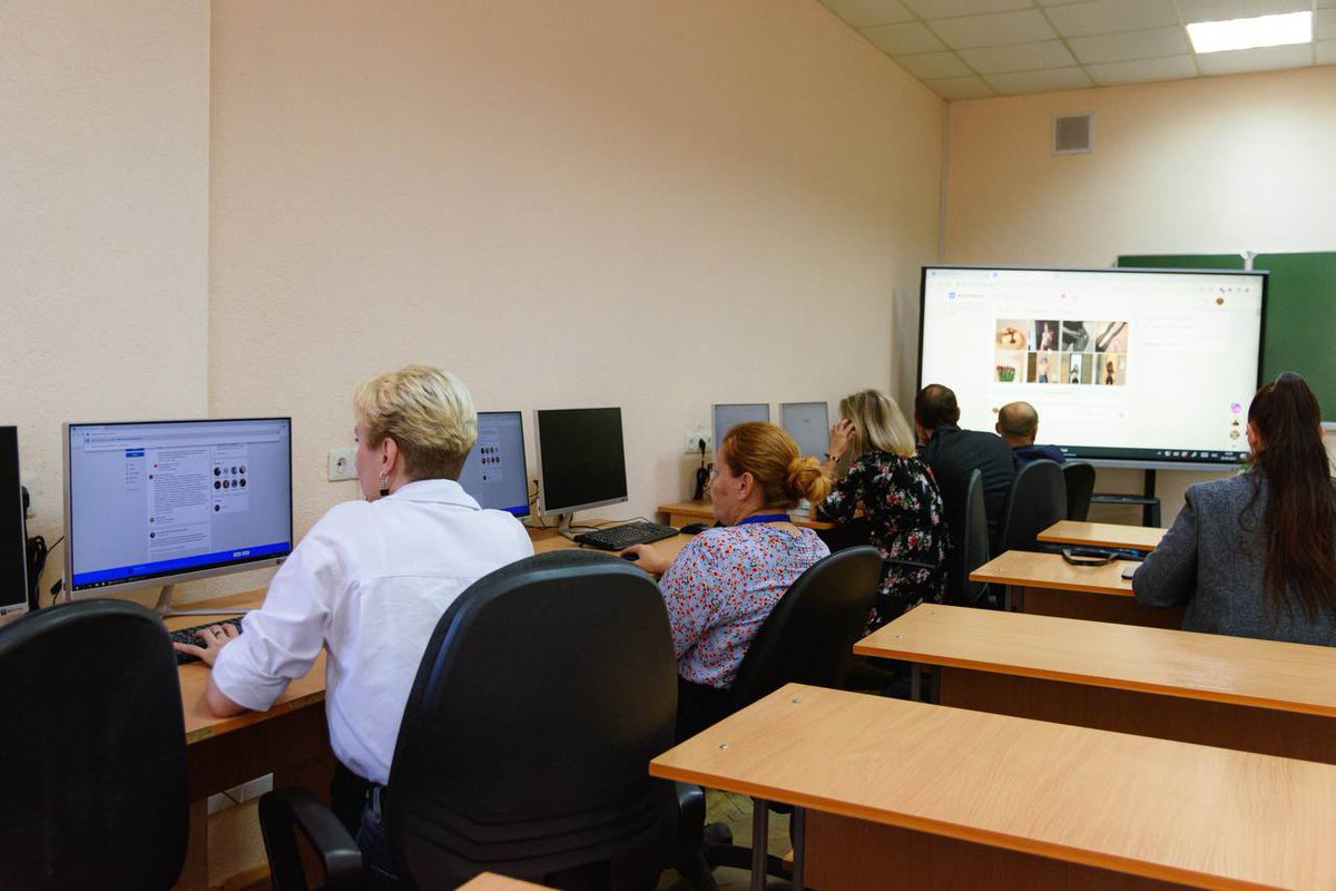 2️⃣2️⃣ сентября в Могилеве 🇧🇾 на базе Белорусско-Российского университета состоялась Международная стратегическая проектная сессия "Профилактика деструктивного социального воздействия на молодежь в сети Интернет в социальных сетях".