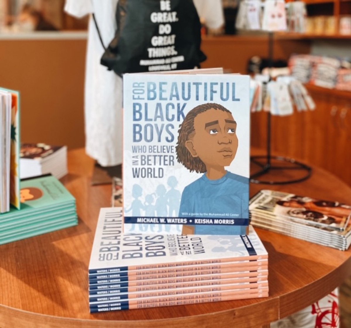 EricCroomes's tweet image. Book of the Week🤓❤️
"Dad, what happened?"
"Why are they shooting?"
“What is this vigil for?”
The shootings keep coming, and so do Jeremiah's questions. Dad doesn't have easy answers, but that doesn’t mean he won’t talk about it—or that he won’t act. #thekusomaproject