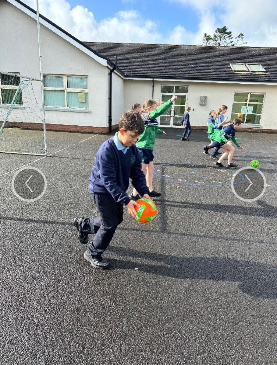 FermanaghGames's tweet image. The P7 kids from @StNinnidhsPS @DerrylinGFC were working hard on their kicking skills today. Focus on both sides #GoodSide #BetterSide #SkillChallenge