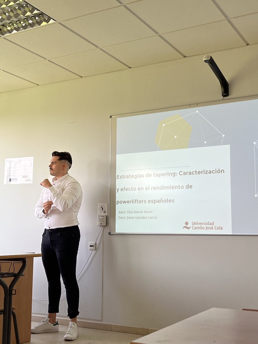 Justo hace 5 años empezaba con toda la ilusión del mundo la carrera de Ciencias del Deporte siendo ya un apasionado del entrenamiento de fuerza. 
En casi dos semanas tendré la oportunidad de aportar mi granito de arena en un gran evento como éste. Nos vemos el 6 y 7 de octubre💪🏽.