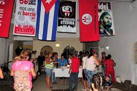 Los CDR son expresión de la unidad del pueblo #TodosSomosCederistas #SomosDelBarrio #CubaPorLaVida #HéroesDeLaSalud #MejorSinBloqueo #FidelPorSiempre #CubaPorLaPaz #DeZurdaTeam @cubacooperaveTR @cubacooperaven @ReneCuban5 @MedicosCmdat @NicolasMaduro @axiosscuba