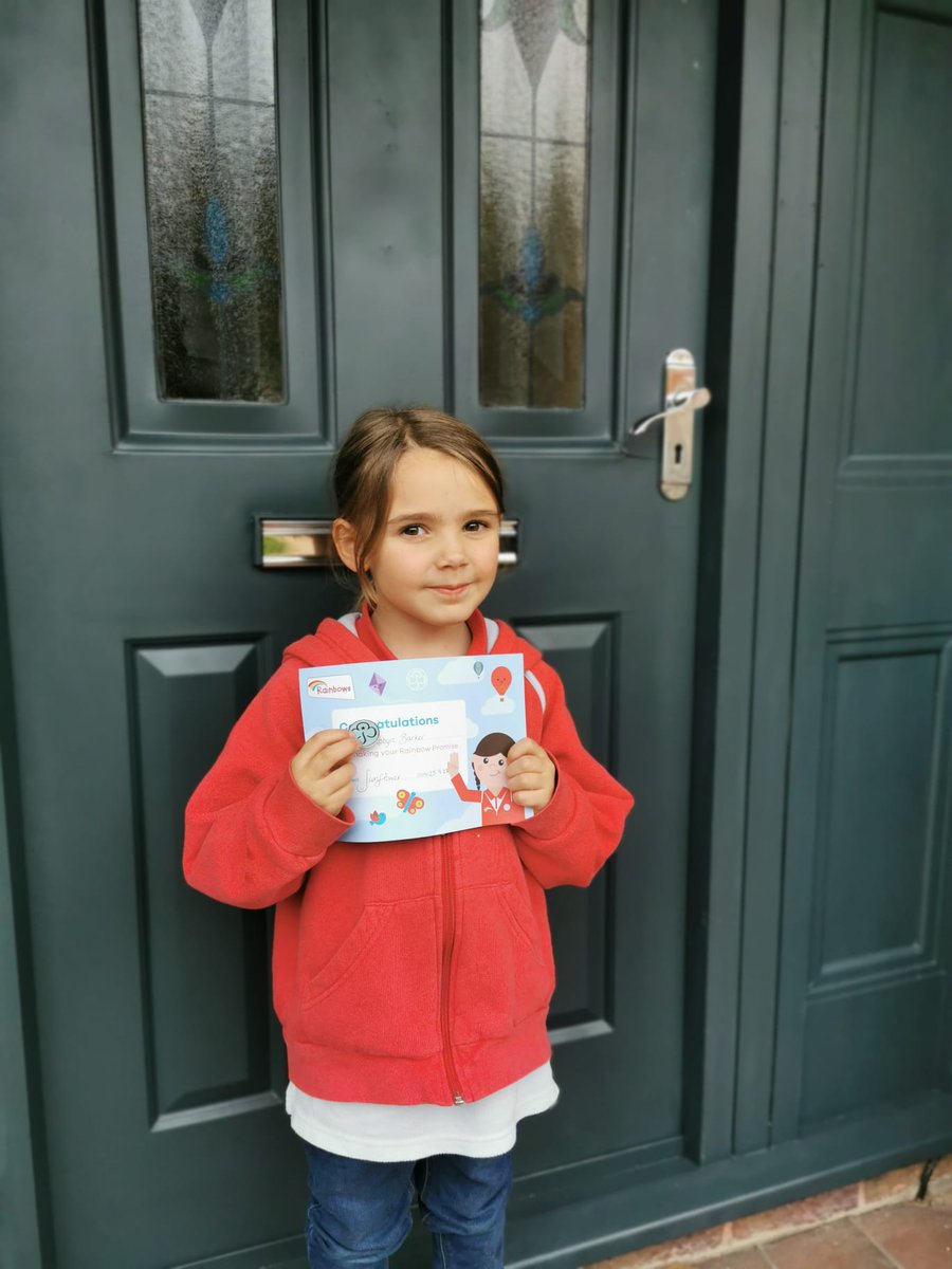 GemmaPerryBark1's tweet photo. Robyn completed her rainbow promise tonight! She was very happy and proud of herself for standing up, speaking clearly and remembering her promise!🌈😊❤️ @Girlguiding @OPA_LG @OPALG_1M https://t.co/SGxH2r9vxt
