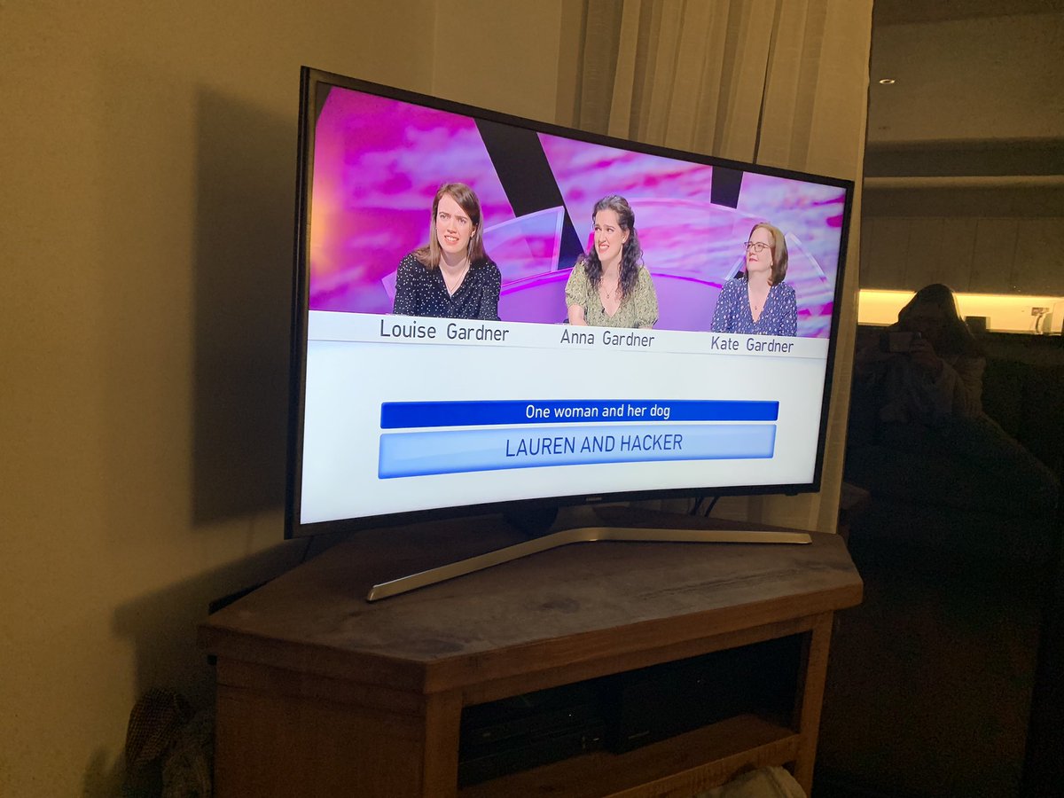 All credit to the question setters on tonight’s @OnlyConnectQuiz for having the final missing vowels round consisting of #normalmen #innocentmen and #onewomanandherdog @LaurenLayfield @HackerTDog 🤣🤣