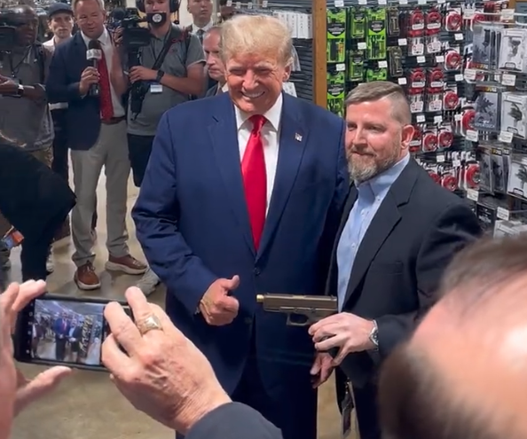 BREAKING: Donald Trump appears to violate federal law by purchasing a Glock semiautomatic hand gun in South Carolina — something that he is legally barred from doing because of his felony indictment.

This could turn into a HUGE problem for Trump...

Trump henchman Steven Cheung