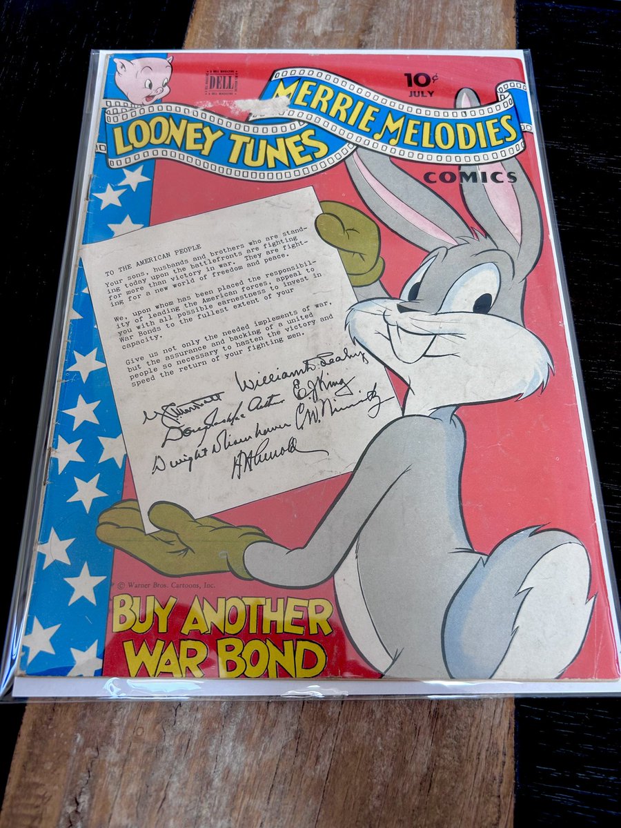 Nothing says Happy #NationalComicBookDay than a war bond cover and #LooneyTunes ❤️
#BugsBunny is the ultimate salesman…💰🪖
#ComicBooks #Retro #Vintage #War #Military #MondayMotivations 
This book 📕 is from 1️⃣9️⃣4️⃣5️⃣