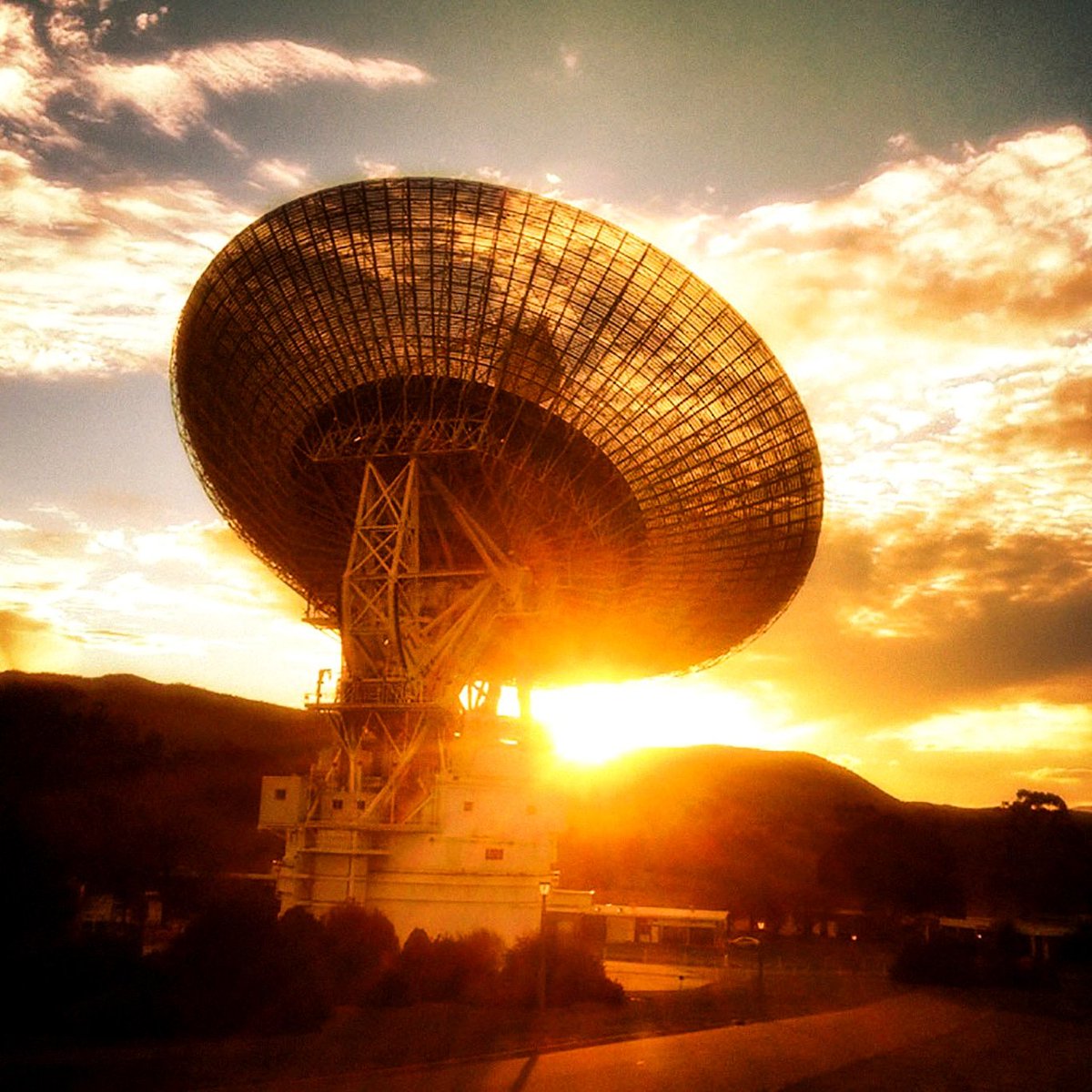 AstroMariaH's tweet image. Jeg har vært gjest hos podkasten @romkapsel for å snakke om det fantastiske Deep Space Network. 🥰 Hør episoden nå der du hører podkaster.

Foto: NASA JPL