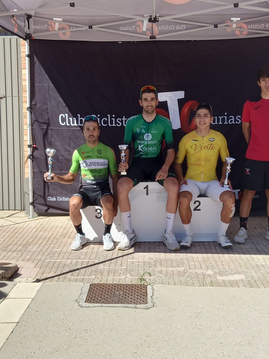 Huesca La Magia Renault Auto Cuatro tweet media