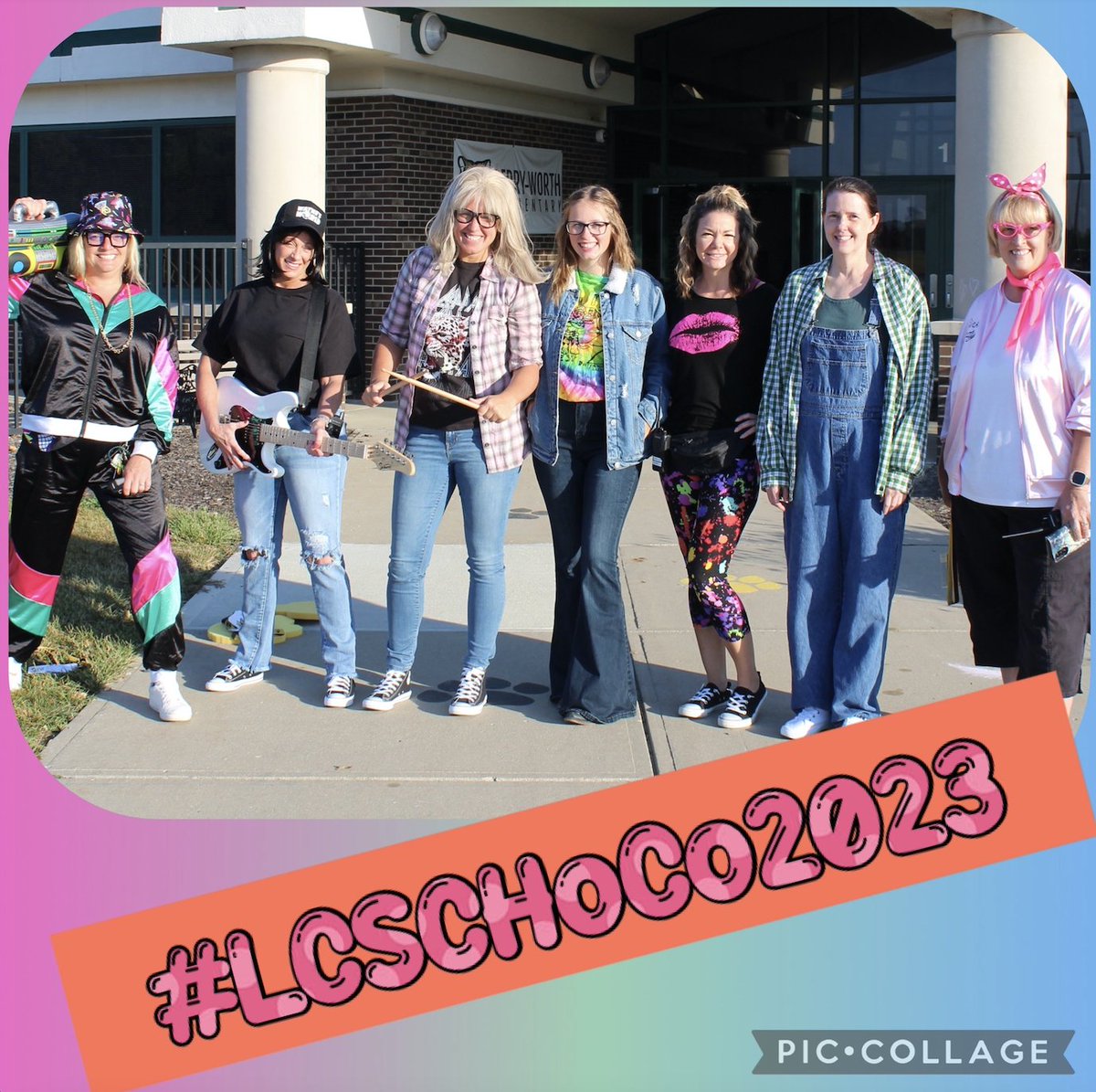 PerryWorthTiger's tweet image. 🖤🐯💛P-WE starting the 2023 LCSCHoCo off with Decades Day!  Far out! ☮️ @Lebanon_Schools #thisislcsc