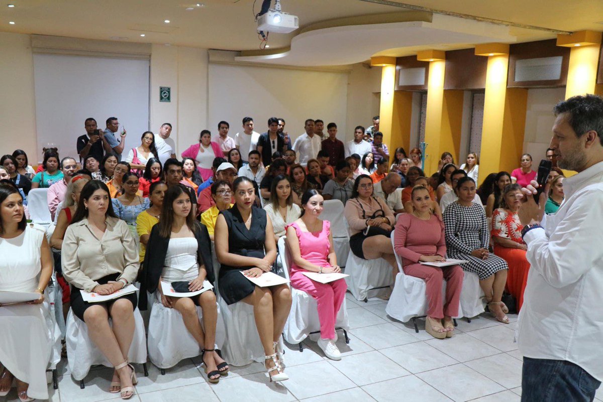 HORACIO TIJERINA (@horaciotijerina) on Twitter photo Muy agradecido y sobretodo reconociendo el arduo trabajo y liderazgo de mi amigo <a href="/julianlopez_gal/">Julián López Galeana</a> dirigente estatal, por la organización de las reuniones y por la hospitalidad que las y los acapulqueños siempre brindan para sentirnos como en casa. 👊🏼👍🏼🧡 Muy agradecido y sobretodo reconociendo el arduo trabajo y liderazgo de mi amigo <a href="/julianlopez_gal/">Julián López Galeana</a> dirigente estatal, por la organización de las reuniones y por la hospitalidad que las y los acapulqueños siempre brindan para sentirnos como en casa. 👊🏼👍🏼🧡