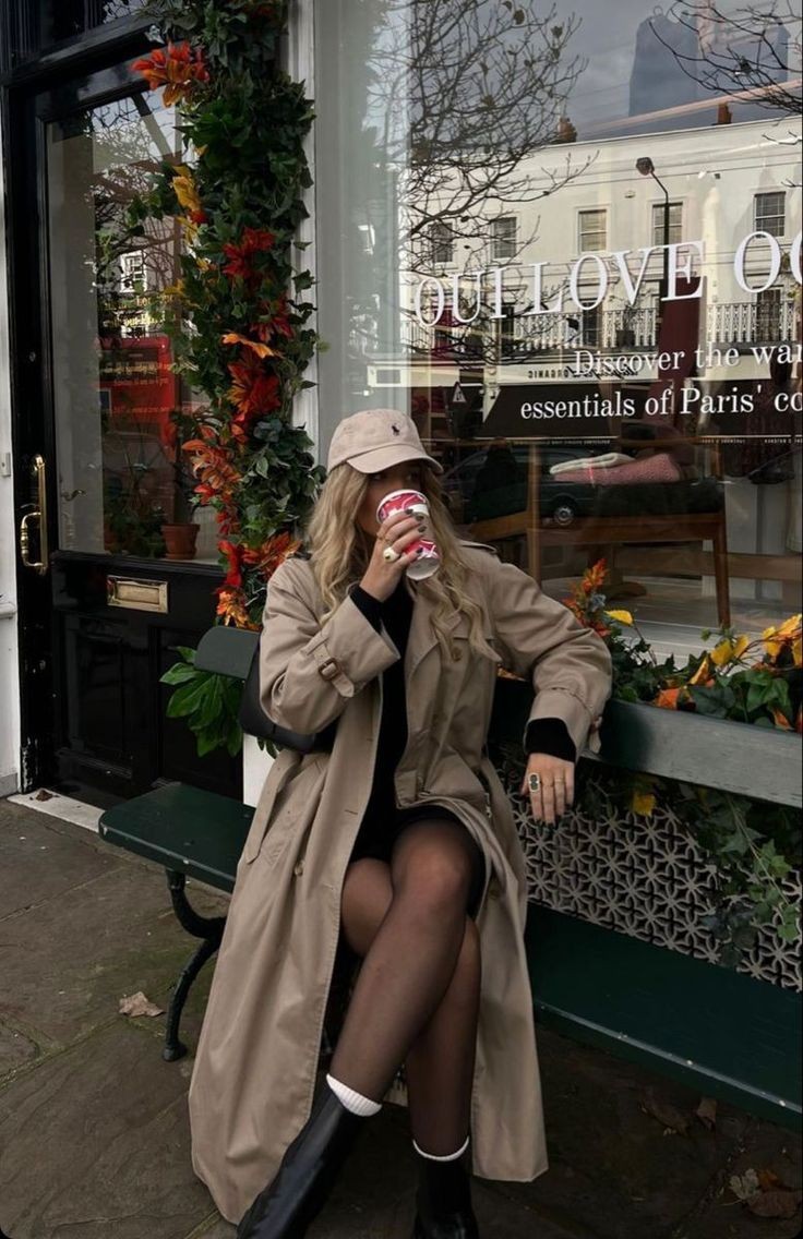 dailyyjune's tweet photo. — trench coat season is back ! ♡ https://t.co/0BtkxCpCje