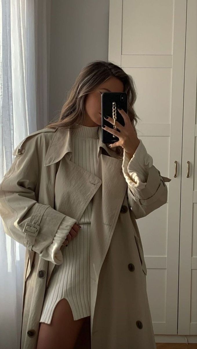 dailyyjune's tweet photo. — trench coat season is back ! ♡ https://t.co/0BtkxCpCje