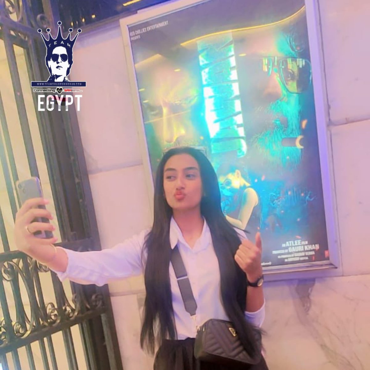 teamsrkegypt's tweet photo. Everybody say hi to srk’s girls in Egypt .. watching Jawan movie 🔥🔥🔥 @iamsrk with team in egypt 🔥♥️
#jawan #egypt #movie #ShahRukhKhan𓀠 #ShahRukhKhan𓃵 https://t.co/E4VHK6jQj8