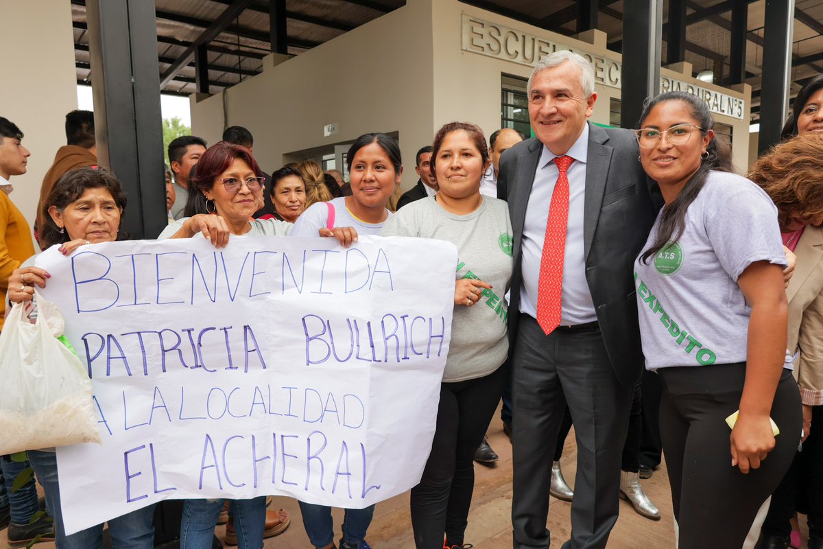 GerardoMorales's tweet photo. Defendemos la educación pública porque es la base sobre la que construimos nuestro futuro. Con @PatoBullrich participamos de la inauguración de ocho escuelas e iniciamos la construcción de cinco más. También, comenzamos las refacciones de otros cuatro establecimientos que van a permitir que los chicos continúen formándose de la mejor manera. En Jujuy, hay un Estado presente y eficiente que garantiza derechos.