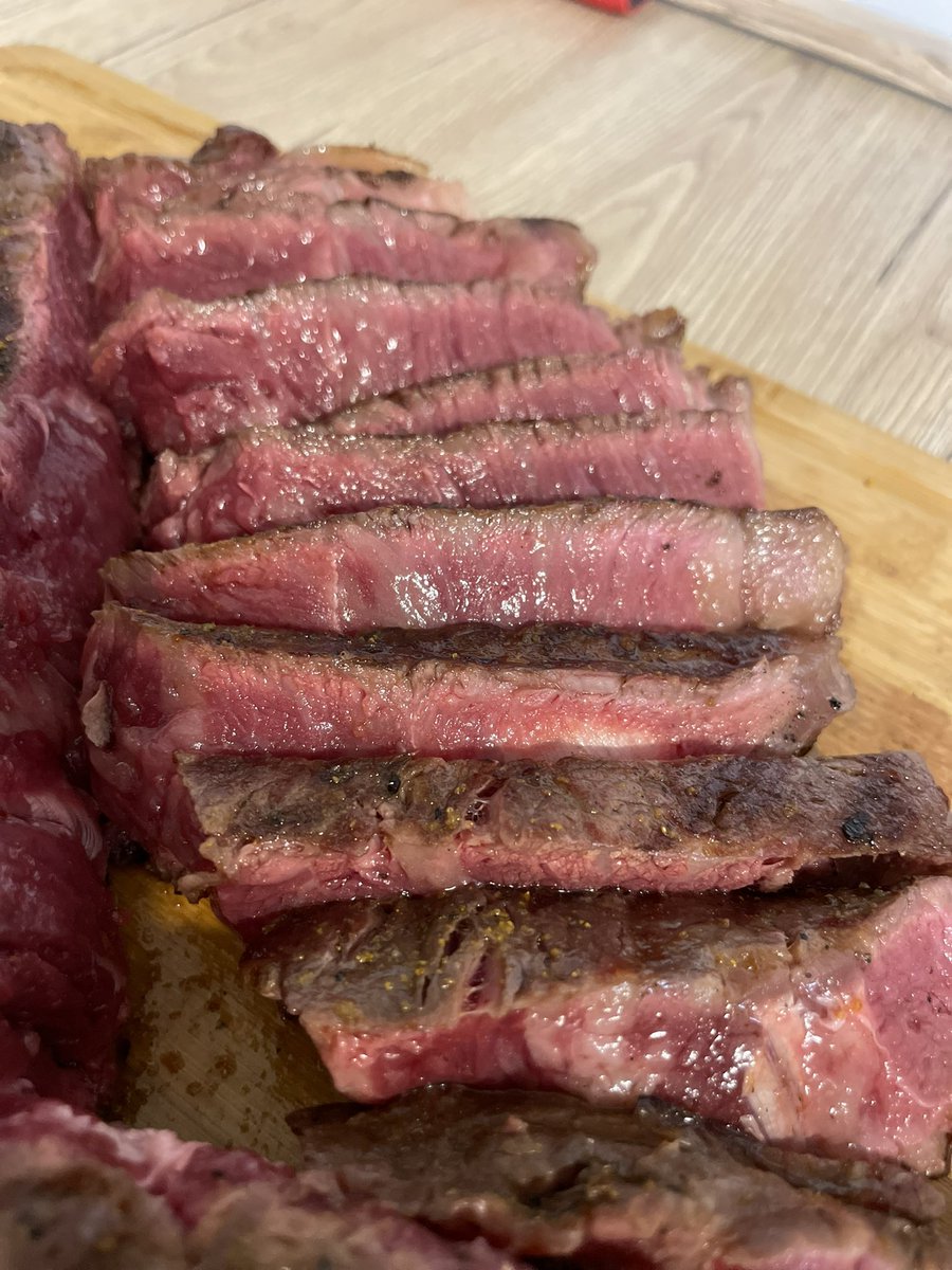 MrEbocklwtua's tweet image. #TBone di vacca Polacca cotta con #PitBarrelCooker

Diretta fino a maillard e target in indiretta fino ai 53 gradi. 

Il mio amico @CapitanoPaolo90 è stato veramente bravo stasera!!!