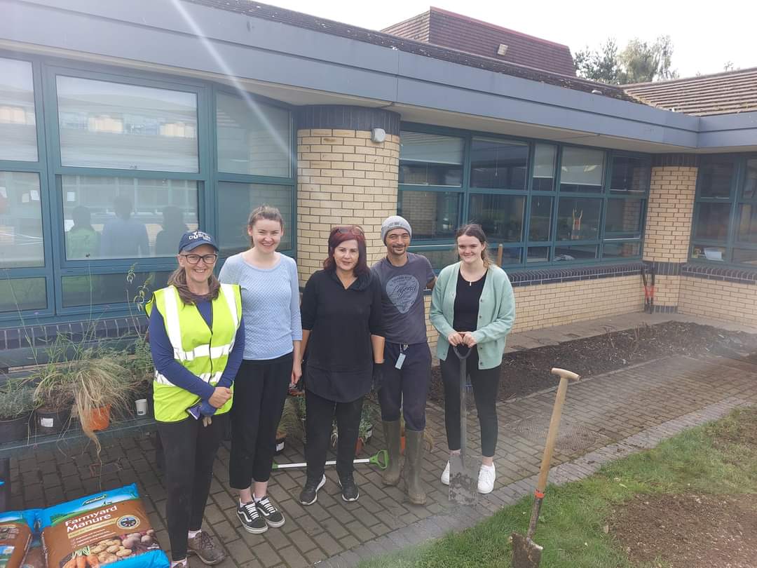 Hort_Rach's tweet photo. A pleasure to lead the courtyard revamp in Tallaght Hospital. Working with Lee #Coachapproach OT dept, and volunteers Denise and Craig. Funding via @TallaghtComCo , equipment and expertise via @WeAreTUDublin ...creating a sensory, biodiversity rich, therapeutic space for patients https://t.co/0Dsg71SQ38