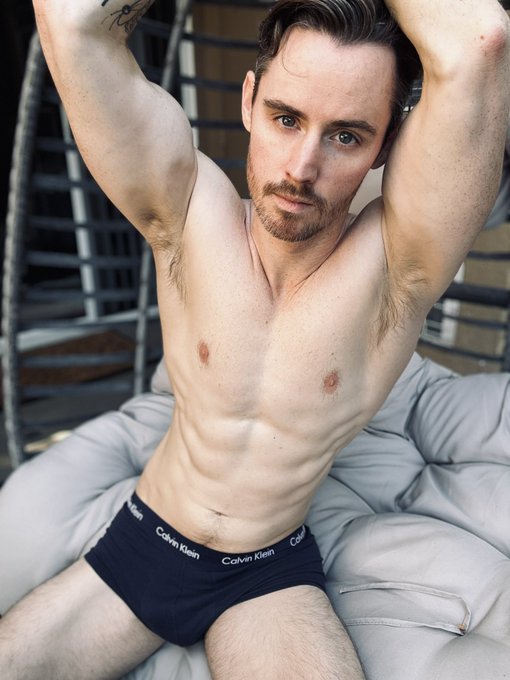 ❤️ Press heart if arm pits are sexy. ❤️ https://t.co/JDpXzgN6jJ