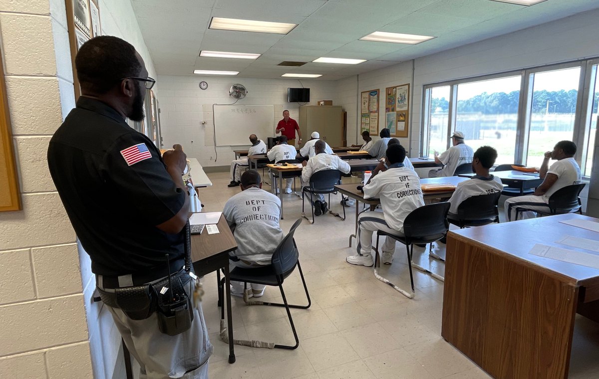 GA_Corrections's tweet photo. Today at ASMP, Dr. Brantley held a Focused Math Workshop for offenders who only needed to pass the math portion of the GED test to receive their diploma. Thanks to our educators and staff who continuously work with offenders in helping them reach their educational goals. https://t.co/XsdQowxnsA