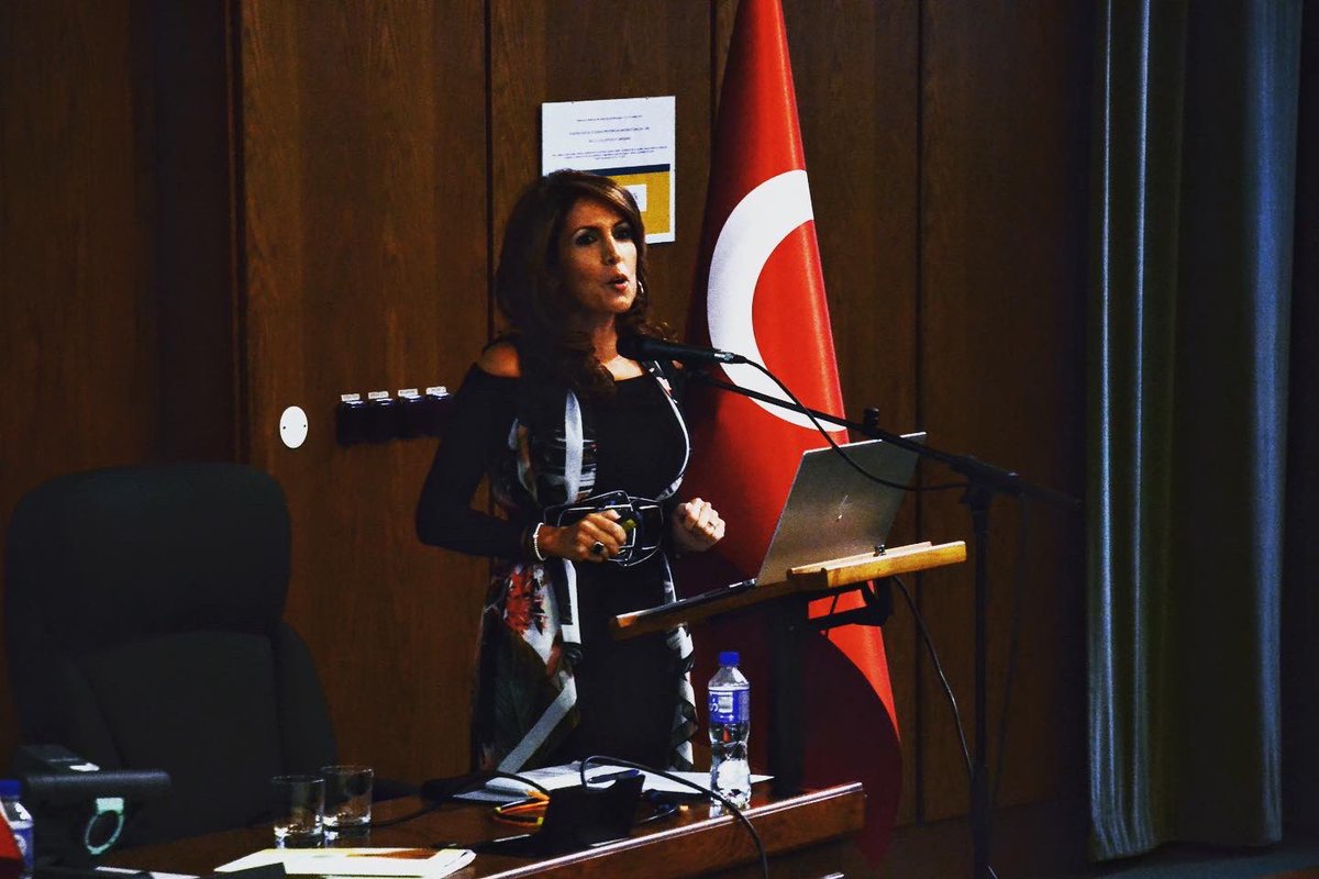 GamzeKorbek's tweet photo. TSTT 2023 ✨
Deeply inspired by the theoretical &amp; 
practical insights shared by our keynote speakers, Kenan Dikilitaş and Maria Luisa Pérez-Cañado, and by the artistic skills nurtured by our special guest, Meltem Uldes 🇳🇴 🇪🇸 🇮🇹 
#TSTT2023 #teachersoftomorrow https://t.co/goxeuneYYd