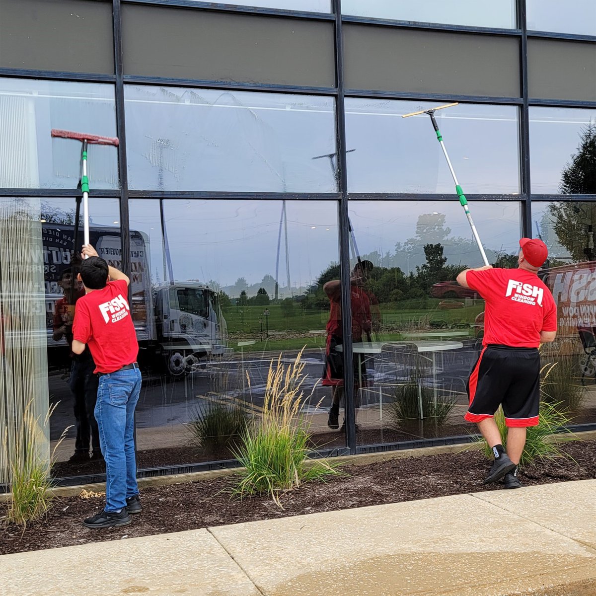 fishwindowclean's tweet image. Our customized #CleaningPrograms can be tailored to fit your needs. ⌚ You can have your #glass cleaned at a frequency that best suits you &amp;amp; your #home &amp;amp;/or #business&apos;s needs: 1/week, every 2 weeks, every 4 weeks, quarterly, 2x/year, annually, emergency, etc. #NoContracts