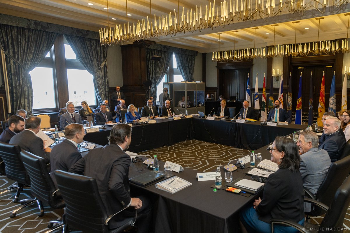 francoislegault's tweet image. Aujourd'hui se concluait la 44e CGNA-PMEC, à Québec. Nos discussions ont porté sur nos priorités communes et les moyens pour faire face aux changements climatiques. Le Nord-Est de l'Amérique du Nord a tout à gagner à ce qu'on devienne une puissance de l'économie verte!