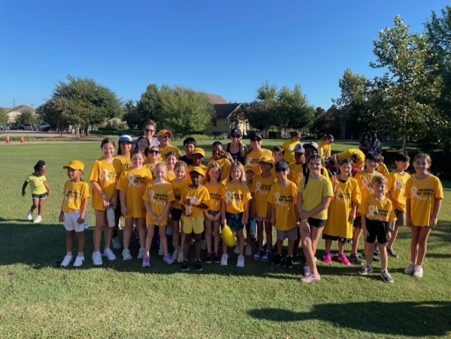 NCad1507's tweet image. We are so proud of our DLE Lions for signing up on Team Leonetti and walking at the Sienna Gold Stroll this past Saturday. Coach Peters and Coach Cadenhead are so proud of everyone! @DLE_Lions #greatestplacetobe #justgoodteaching #livelaughloveleonetti #hearourroar