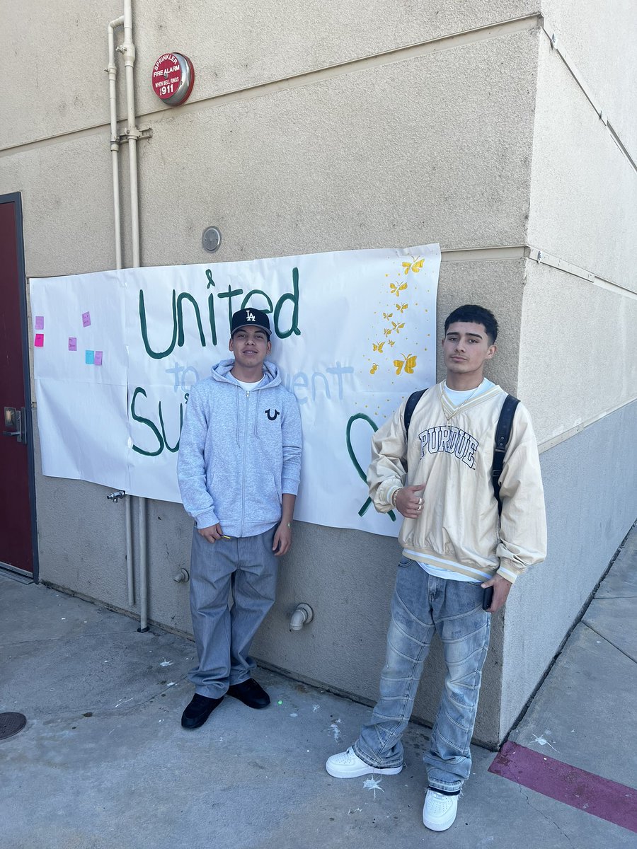 West Valley High School acknowledges Suicide Awareness Month with student pledge and ribbon painting. #husdpremier