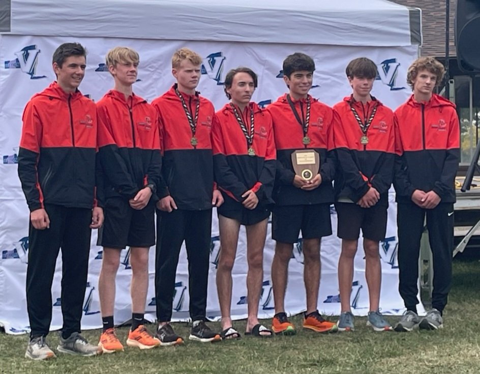 CCCSDxc's tweet photo. Congrats to the CCXC Boys. At the halfway point of the season they are 8-1 and division champs. They recently won the John Izzo XC  Invite. 1st place out of 21 teams. Top times for the Saints for 5k were: 15:57, 15:57, 16:11, 16:39, 16:52. 🔥 @CCCSDathletics @CCCSDtandf dothework https://t.co/BP4lw2t3zV