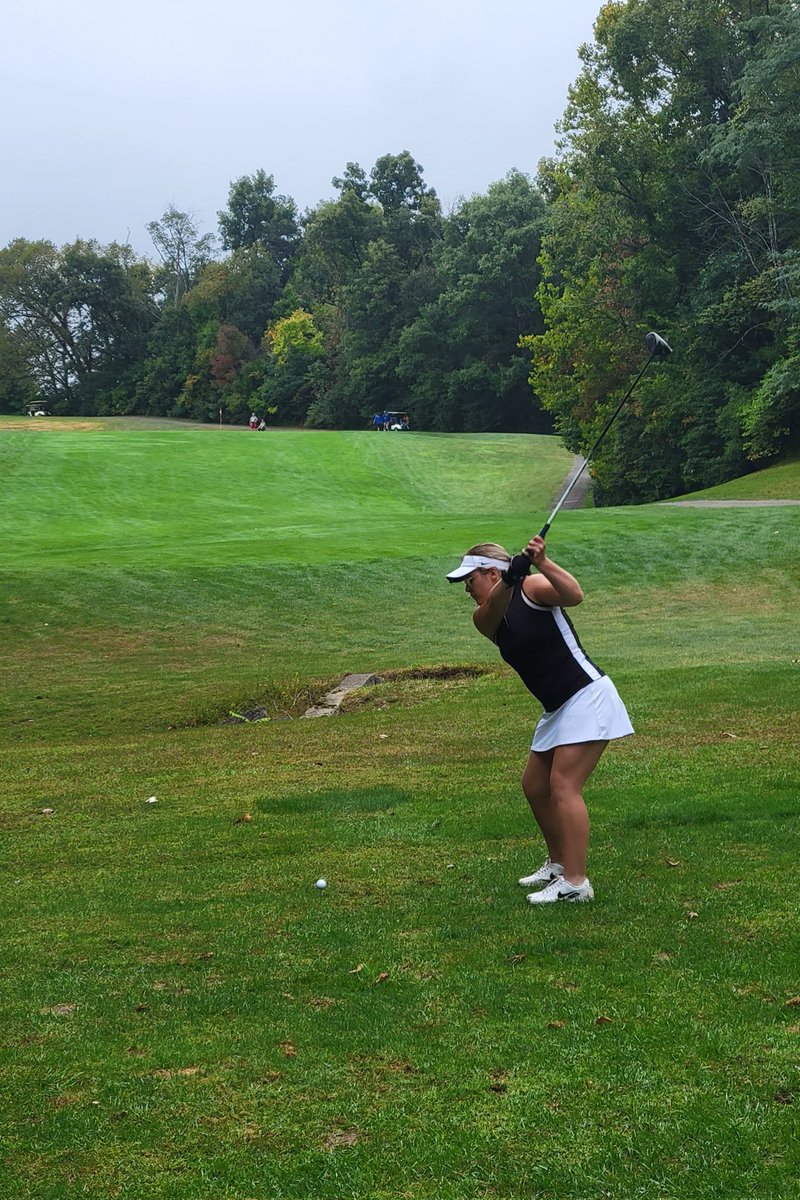 CirclevilleGolf's tweet photo. 🏆2023 Sectional Champions! The Lady Tigers fired a new 18 Hole program-record score of 326 to win today's Sectional Championship at Buckeye Hills! Elaina's career-best 67 led the way, followed by Isabelle with a career-best 79, Izzy 84, Lis a career-best 96, &amp; Aleigh 138! ⛳️🐯 https://t.co/H5tXRusUS2