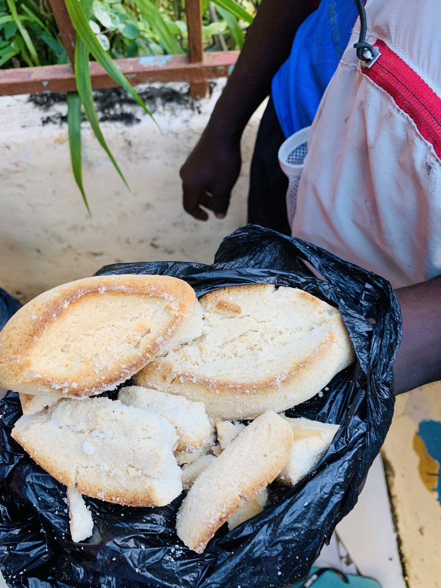 FrancisJohnSes1's tweet image. SaloneX we’re live today with our product on the market, and I'm expecting all of you to place an order from us 🥰🙏🏽 

Your premium cassava flour is now available  nationwide 😍❤️💯

I know you might be curious, what’s the use of this product. Check samples