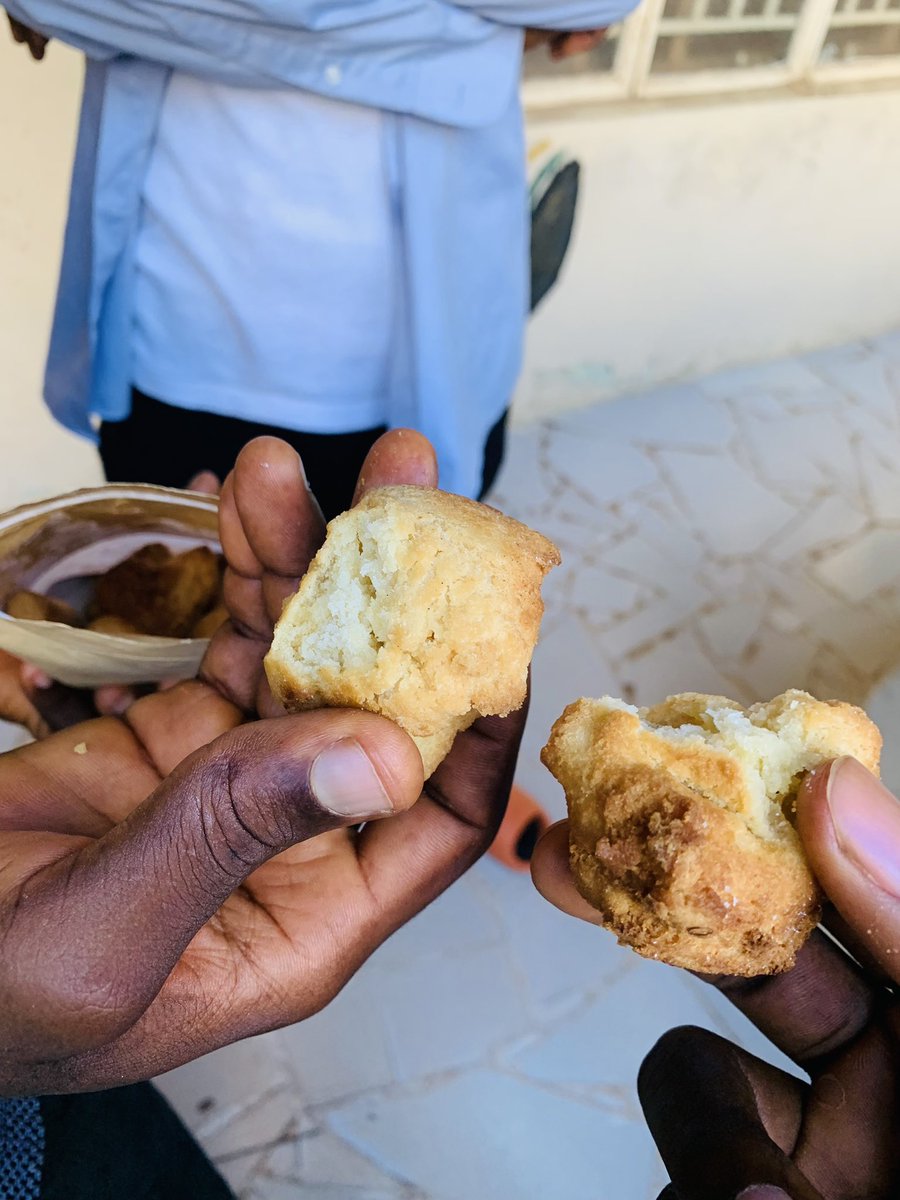 FrancisJohnSes1's tweet image. SaloneX we’re live today with our product on the market, and I'm expecting all of you to place an order from us 🥰🙏🏽 

Your premium cassava flour is now available  nationwide 😍❤️💯

I know you might be curious, what’s the use of this product. Check samples