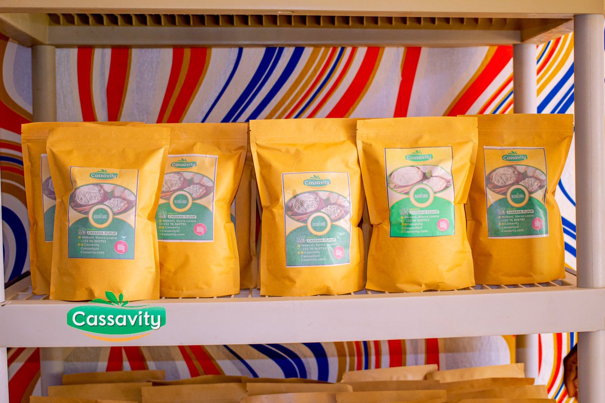 FrancisJohnSes1's tweet image. SaloneX we’re live today with our product on the market, and I'm expecting all of you to place an order from us 🥰🙏🏽 

Your premium cassava flour is now available  nationwide 😍❤️💯

I know you might be curious, what’s the use of this product. Check samples