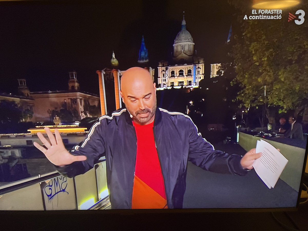 sergipj's tweet photo. Aquest senyor ha de presentar el #piromusical de la #merce2023 en xandall? #tv3 https://t.co/ffacLxirdo
