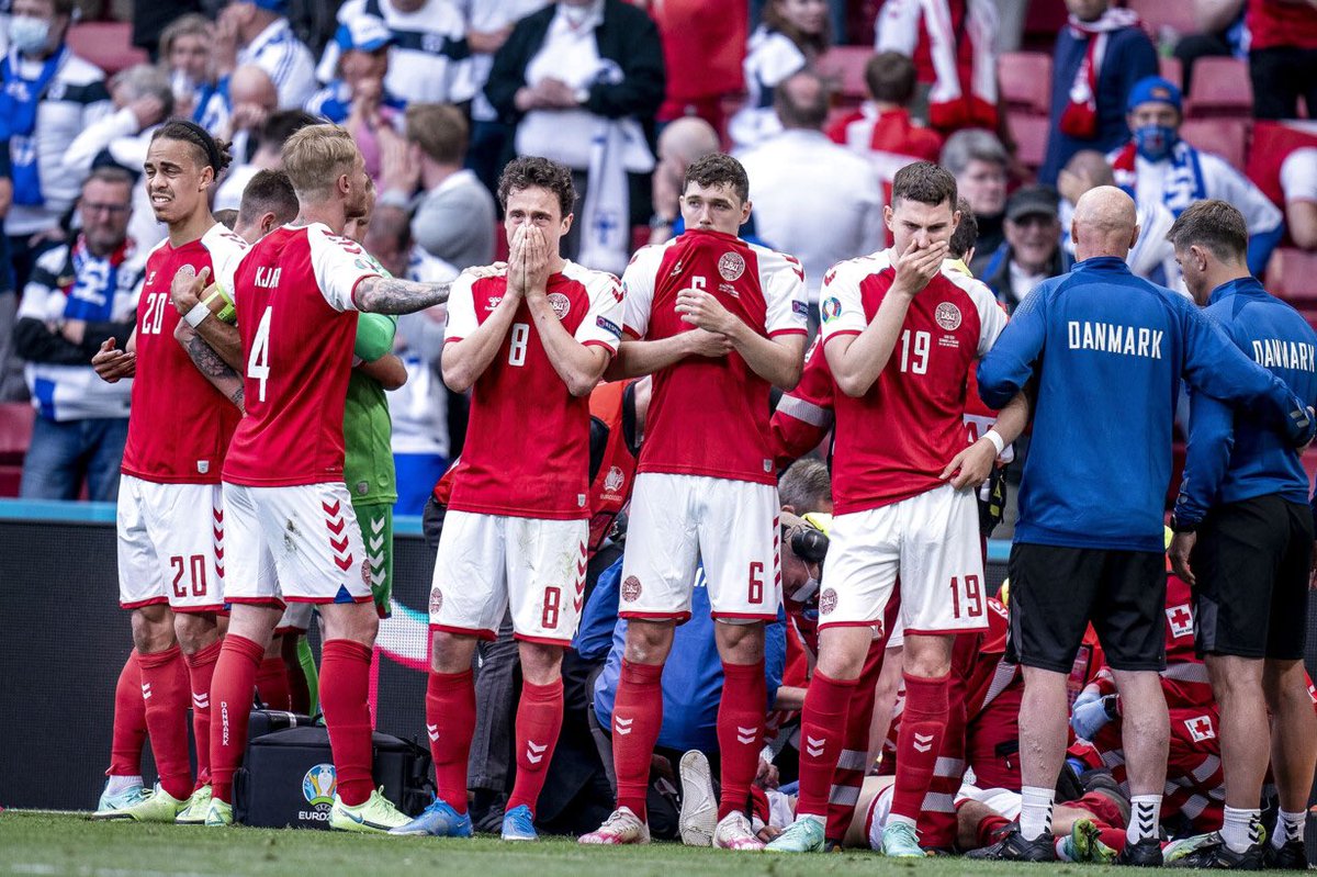 YoungLordMande's tweet photo. @eurofootcom Eriksen litterally dying on the pitch in the euros https://t.co/w0VN62VRf2