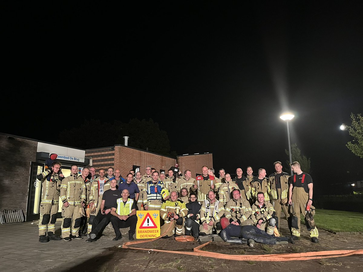 Samen oefenen is belangrijk! Inzetoefening Gronau en Glanerbrug #grensoverschrijdendesamenwerking. 
En natuurlijk gezellig samen afsluiten!