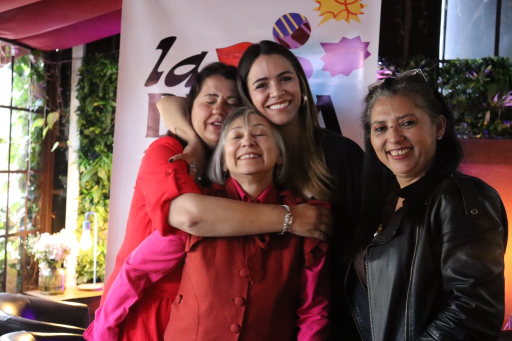 MafeCarrascal's tweet photo. Participamos en el último encuentro de #LaBulla, un programa de la @fundacionFESCOL dirigido a mujeres políticas y sindicalistas para fortalecer la participación política con perspectiva feminista💜 Estos son los encuentros más especiales, gracias por el apañe y por la lucha reivindicativa de cada una de ustedes💪🏼
¡Lo hacemos #EnColectiva!
