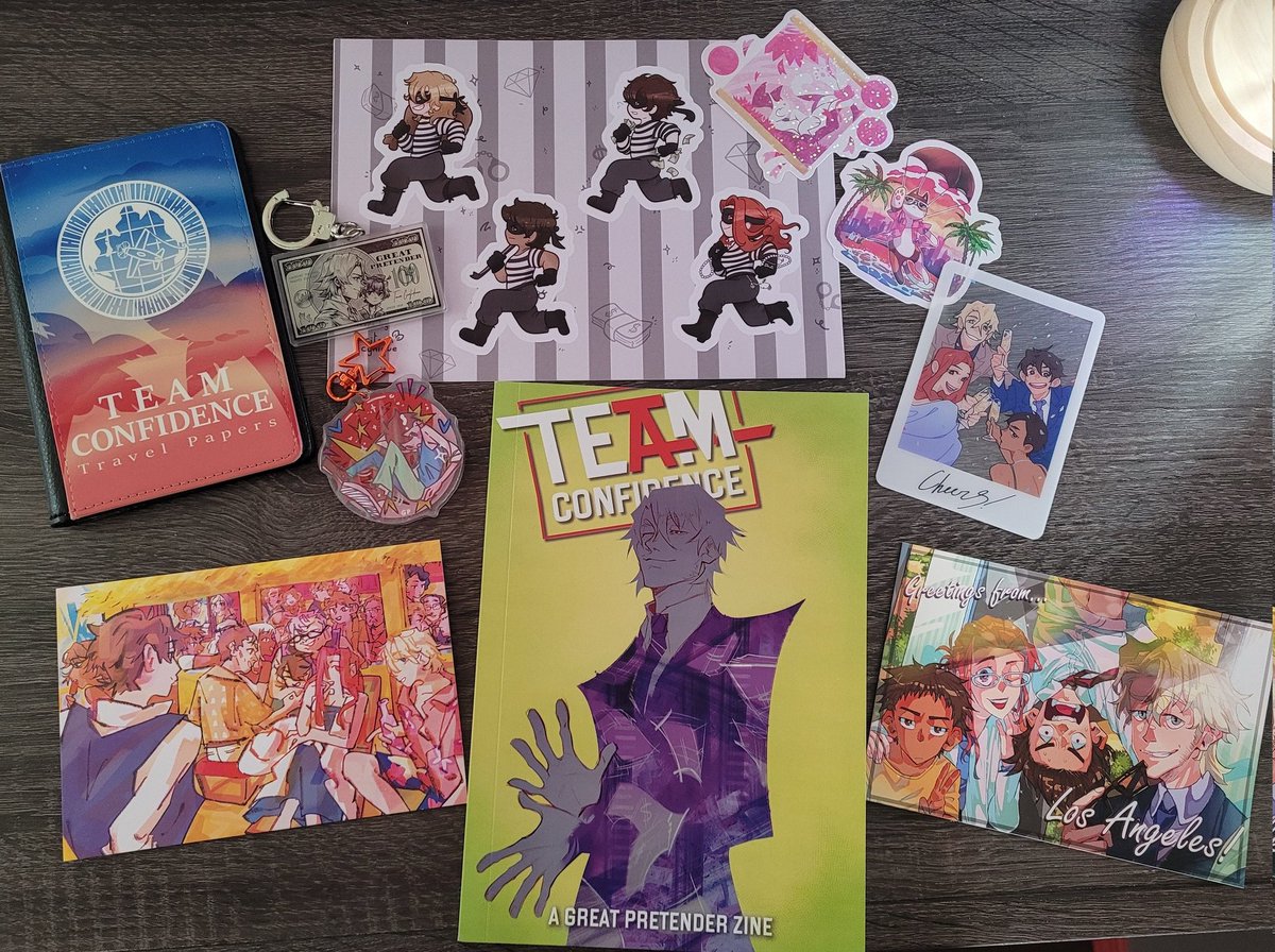 got my <a href="/TeamConfidence_/">Team Confidence ||</a> zine and love it so so so much !! absolutely loved being apart of this zine<3333