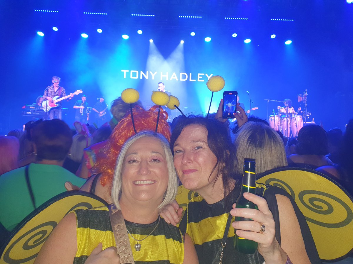 thornyl's tweet photo. @TheTonyHadley great night saturday @BigWeekenders https://t.co/WlsA8aFkTa