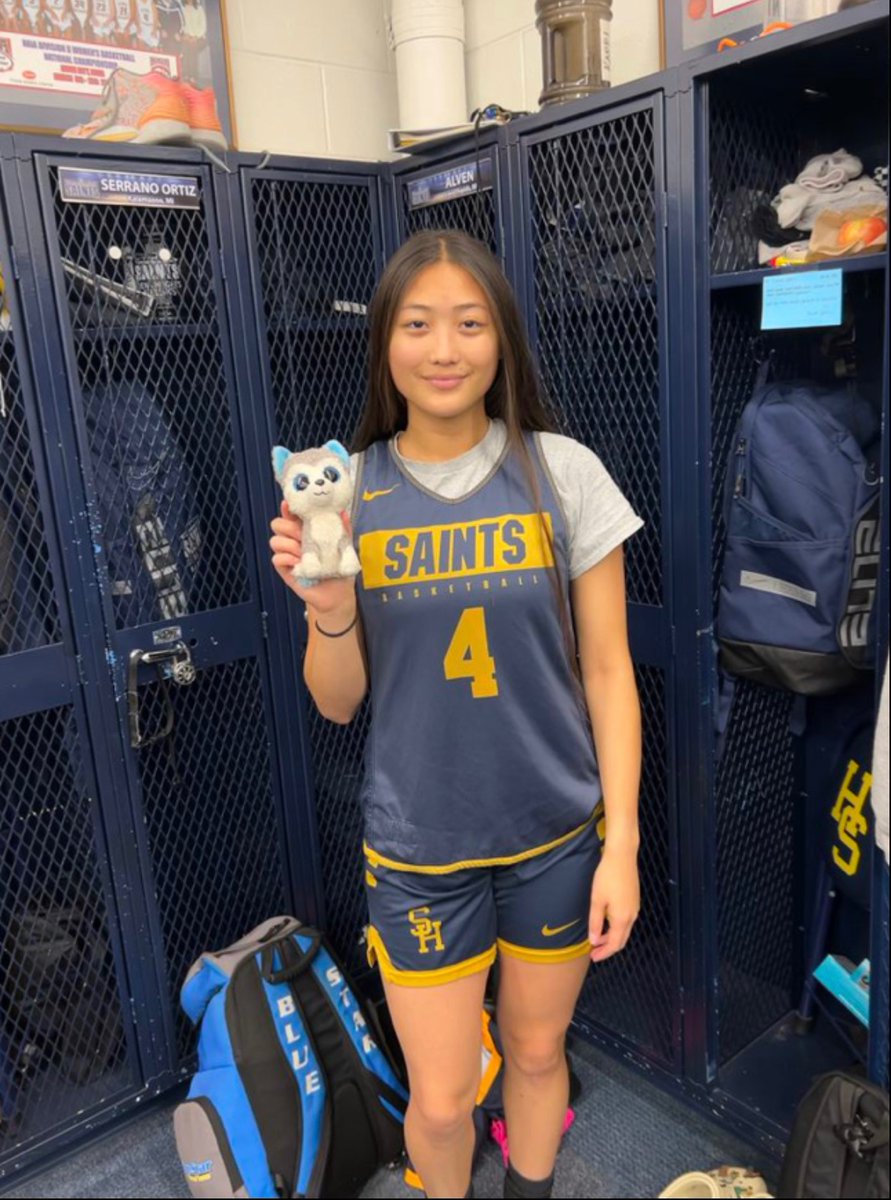 Shuwbk1's tweet photo. Our first Halo 🐶winner of the 23-24 season is E'Anna Won!! 
Her and Halo got ready to keep puttin that grind in at practice💪🏼💯
#inteGRITy @Coach_Syljebeck https://t.co/oez3CT5ONE