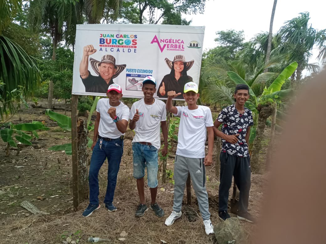 Juan Carlos Burgos sumando apoyos por el gran cambio de Puerto Escondido. 💪🏻💚