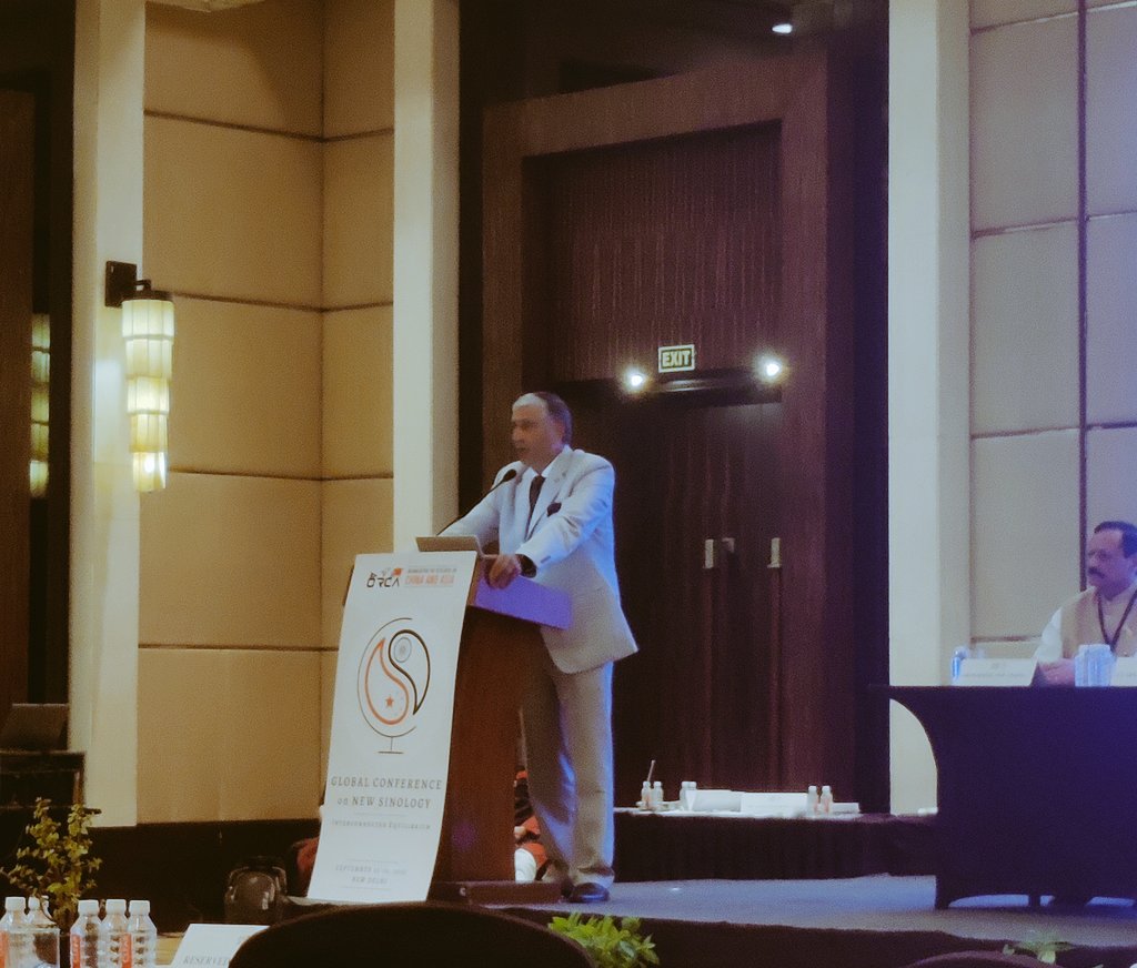 GCNS_ORCA's tweet image. In the panel: Comprehensive analysis by Lt. Gen Praveen Bakshi on India's infrastructure development along its borders, contrasting it with China's achievements. #BorderInfrastructure #ExpertInsights