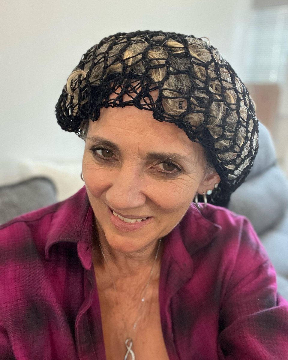 curlexpert's tweet photo. "Protect your waves &amp; curls with a crochet bonnet! 🌊✨ It's a game-changer for gentle drying, frizz control, and more defined locks. For extra tips, check out my book: "The ABCs - How to Always Be Curly and Love It!" 💁‍♀️📚 #CurlyHair #WavyHair #HairTips https://t.co/QpyymCLDL8