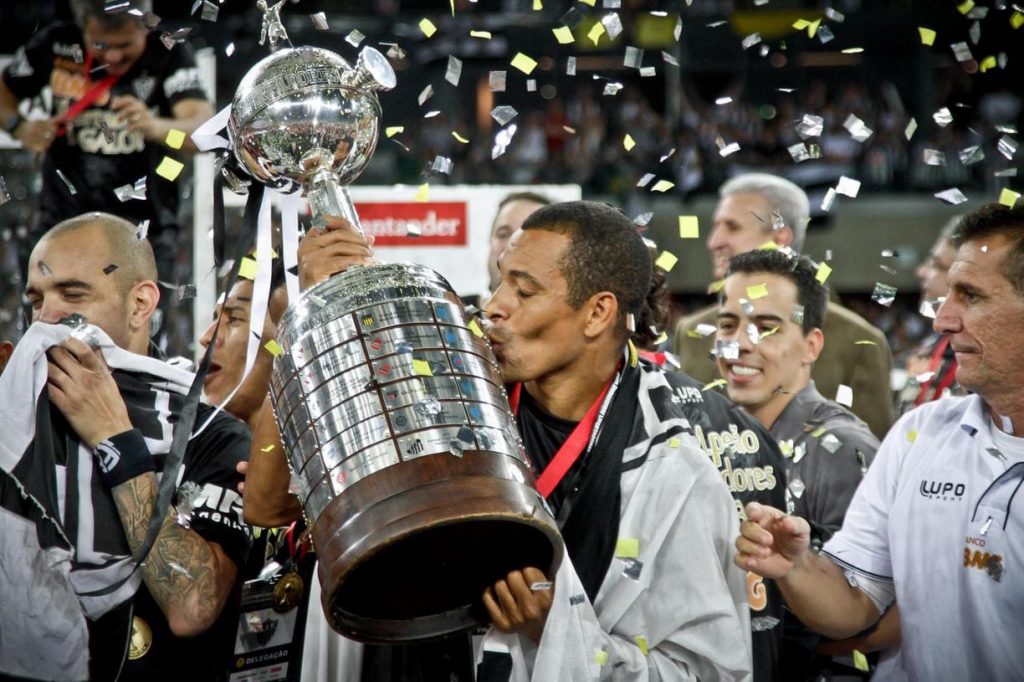 Falagalo13's tweet photo. Exclusivo! Atlético se prontifica a zerar pendência com Campeão da Libertadores após repercussão positiva do programa do FalaGalo

Leia aqui 
https://t.co/LV3hiCACaT

#FalaGalo | Via @rmarques13 https://t.co/ydSzhFPdAa