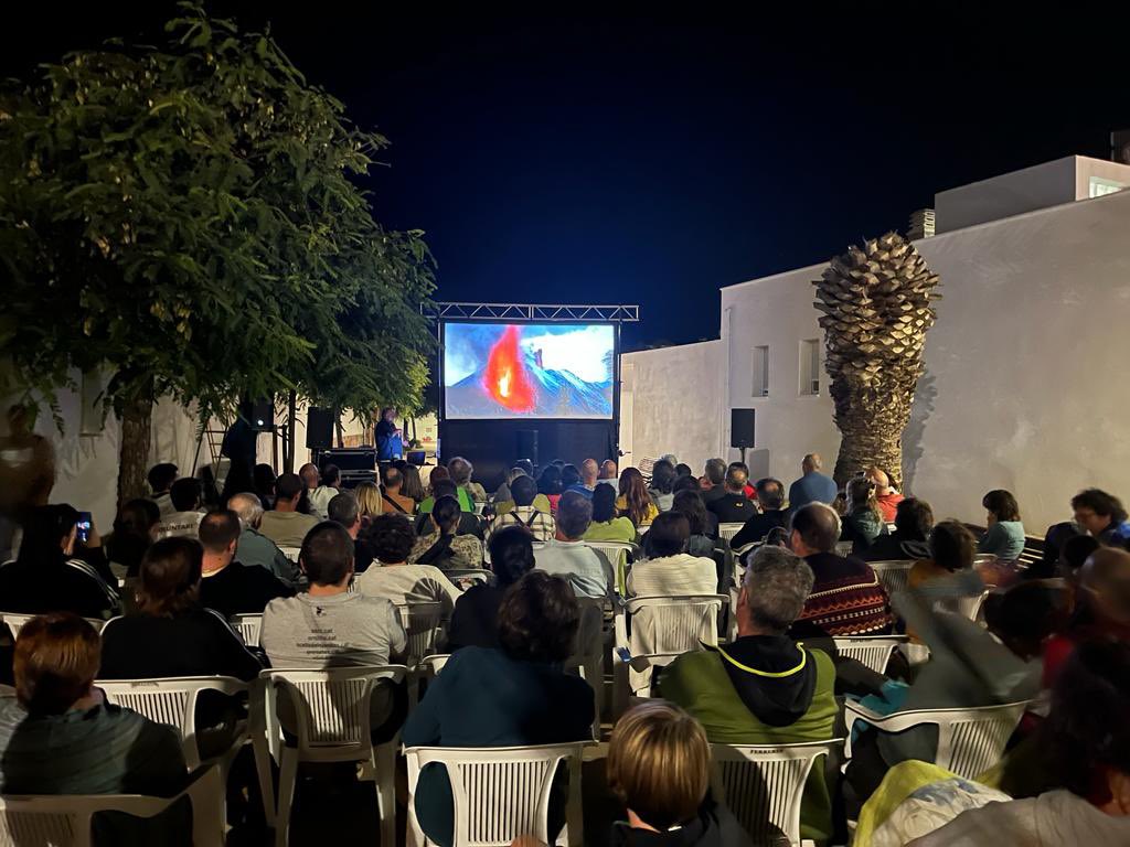Carlos de Hita tweet media