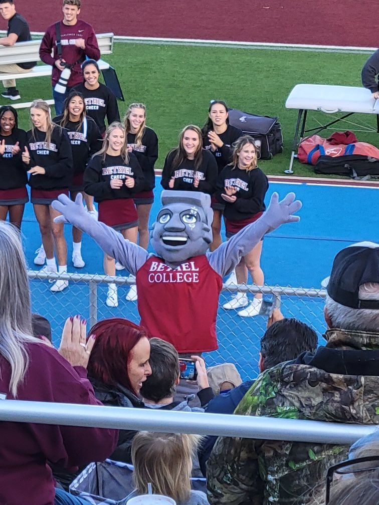 Don't forget to Vote Bethel College Cheer! Today is the last day! Roll On!
info9963.survey.fm/the-college-cl…