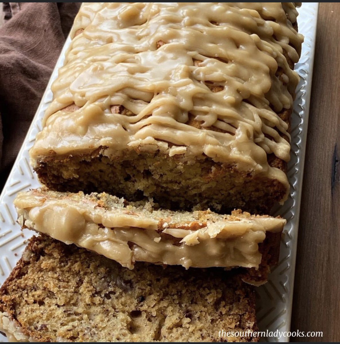 SouthLadyCooks's tweet photo. RECIPE ➡️ https://t.co/3dMIBJbwue

We love this delicious Maple Banana Bread! It’s so good with a cup of coffee! The perfect fall treat. 🍁☕️🍂 https://t.co/CYlJZAzlkQ