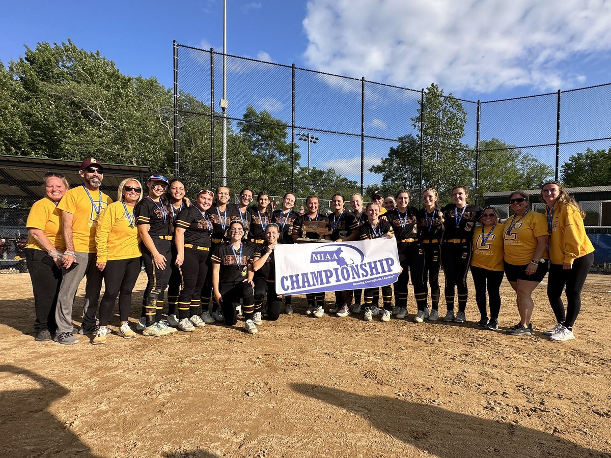 case_softball's tweet photo. Happy National Daughters Day to all my girls I didn’t actually have to be pregnant for 9 months for to enjoy!!! Love them all!! https://t.co/1lPTHxn3Jo
