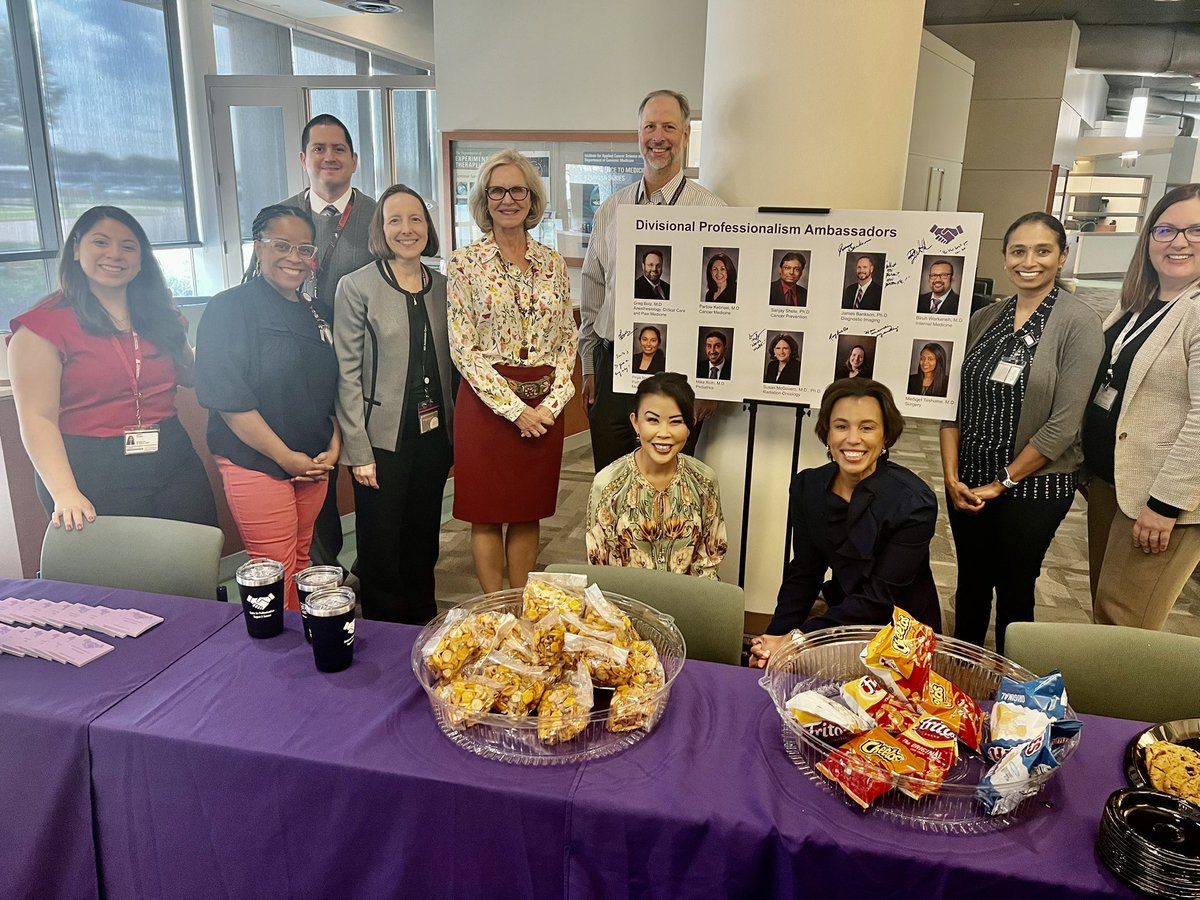 🌟The Chief Academic Office hosted a popup event with the Center for Professionalism at 4SRC1. Thrilled to engage with esteemed research faculty from @MDAndersonNews fostering a culture of professionalism & excellence! 🌟@CarinHagberg @AnneTsao2 @MaureenT5