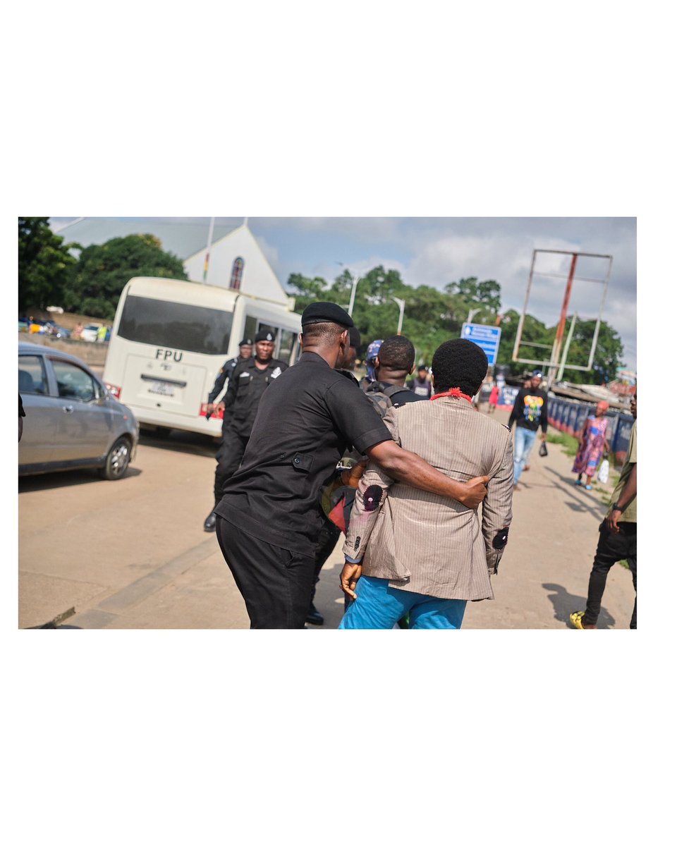 moorepicturesgh's tweet photo. #OccupyJuborliHouse how it started ! https://t.co/WQnDaCKEl0