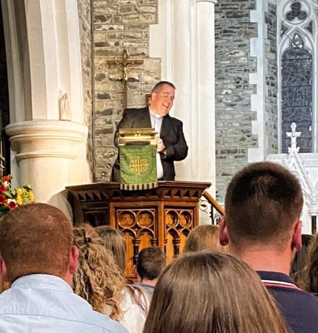 🍁Noson o Ddiolchgarwch🍁

Braf oedd gweld Eglwys Llanfihangel Ystrad yn gyfforddus lawn heno. 
Diolch i arweinydd y clwb a ficer y plwyf am ei anerchiad pwrpasol a Mrs Margaret Evans am chwarae’r organ. 

Wythnos nesaf bydd noson ffilm yn Neuadd Goffa Felinfach <a href="/CeredigionYFC/">CFfI Ceredigion YFC</a>