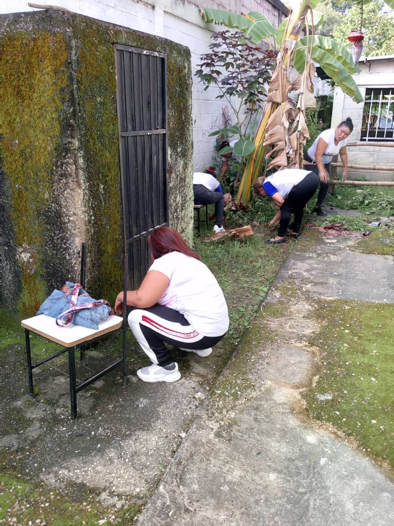 #25Septiembre

Feliz Inicio de semana les desean todas y todos los cocineros del territorio #tacariguaManuare 

<a href="/_LaAvanzadora/">Yelitze Santaella</a> <a href="/pedrodiazg59/">Pedro Diaz</a> <a href="/cnaecarabobo/">CNAE Carabobo 🦇🔟</a> <a href="/cnaeoficial/">cnaeoficial</a>  

#ElBetaEsLaPazConMaduro